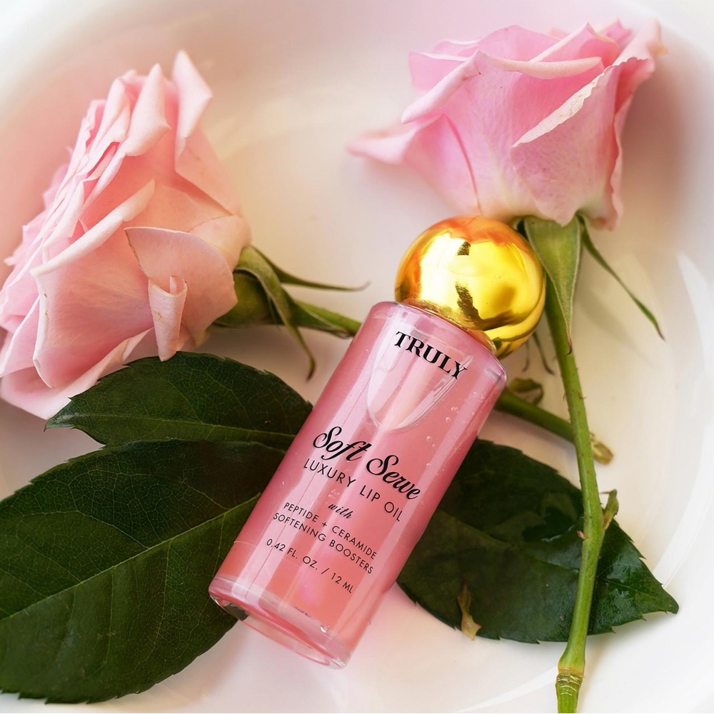 🆕 TRULY “Soft Serve” Luxury Lip Oil - - Picture 7 of 8